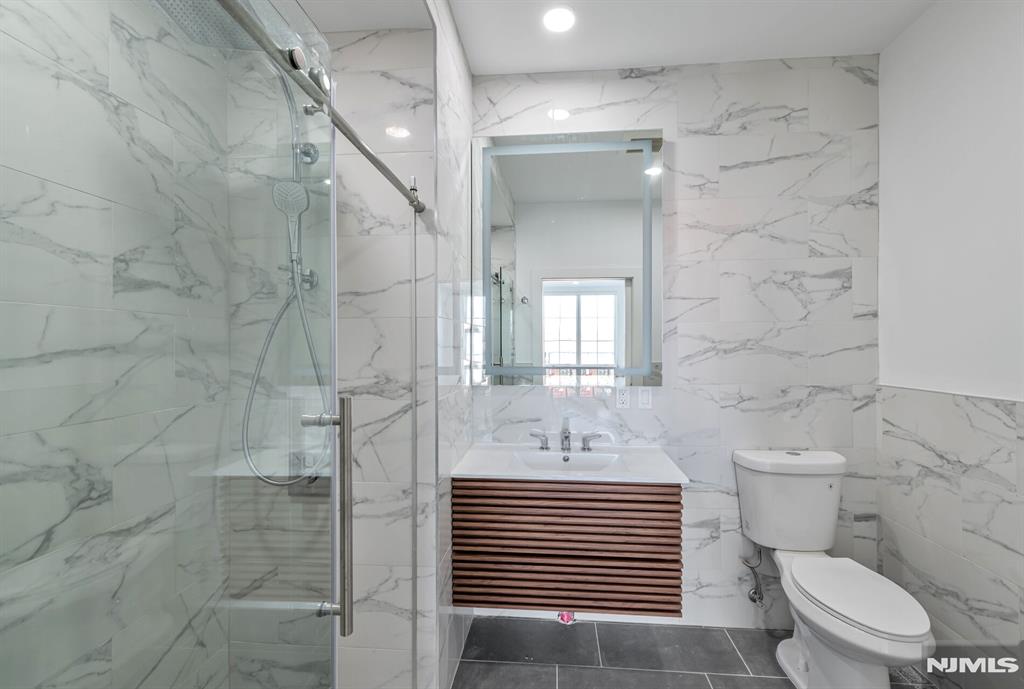 35 Jefferson Street 304