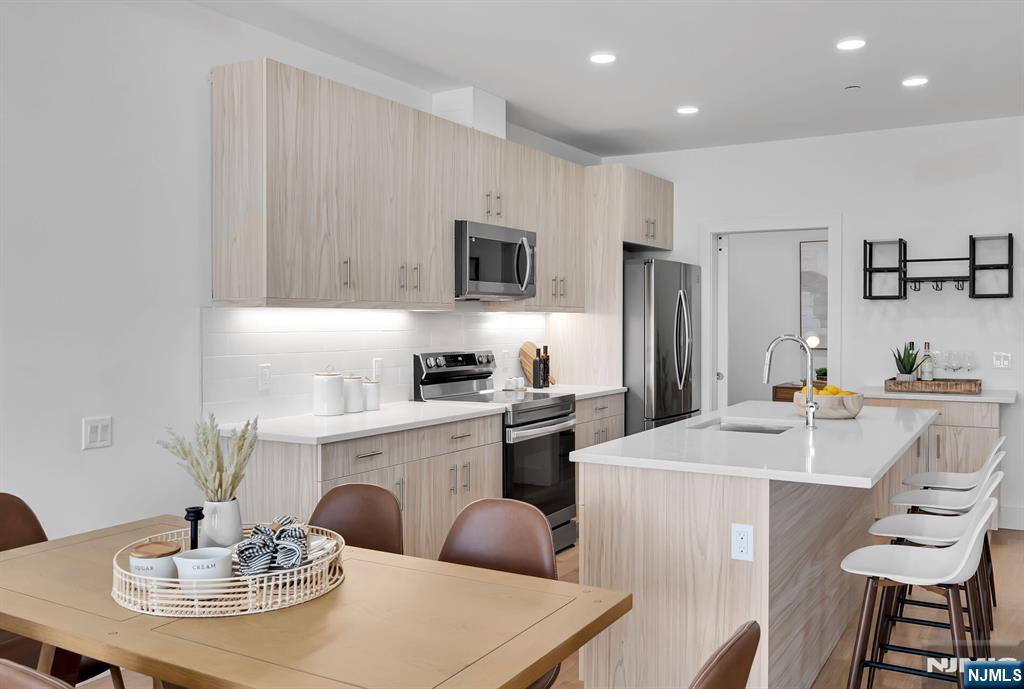 35 Jefferson Avenue 402