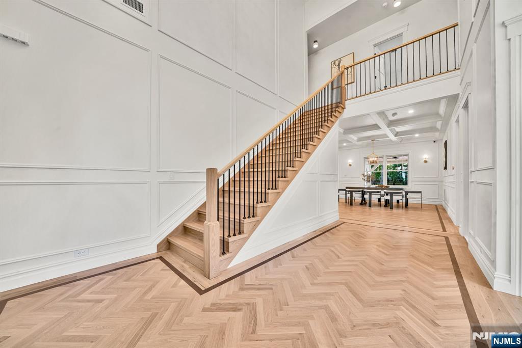 4 Garden Court