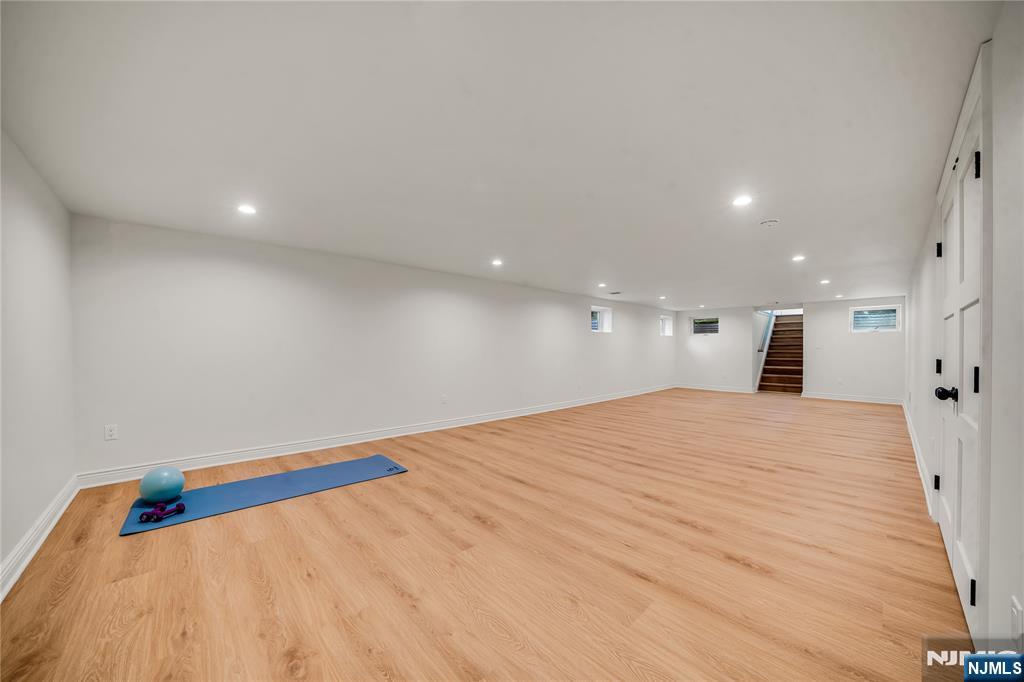 4 Garden Court