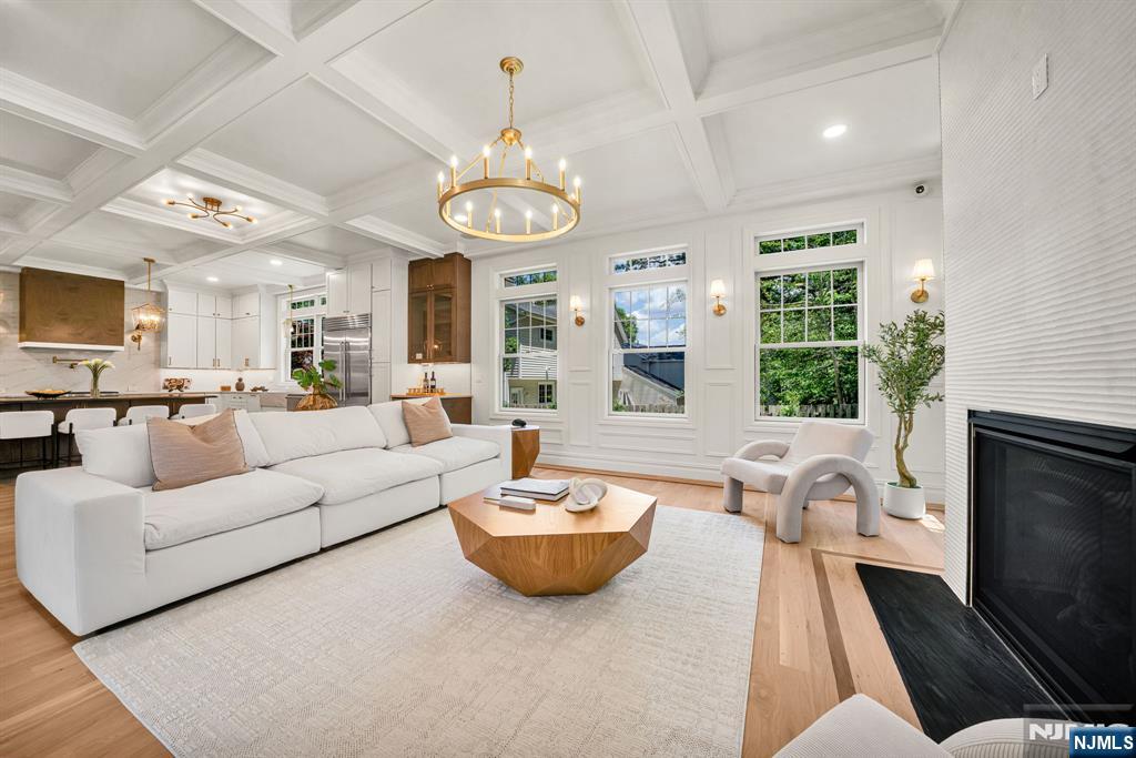 4 Garden Court