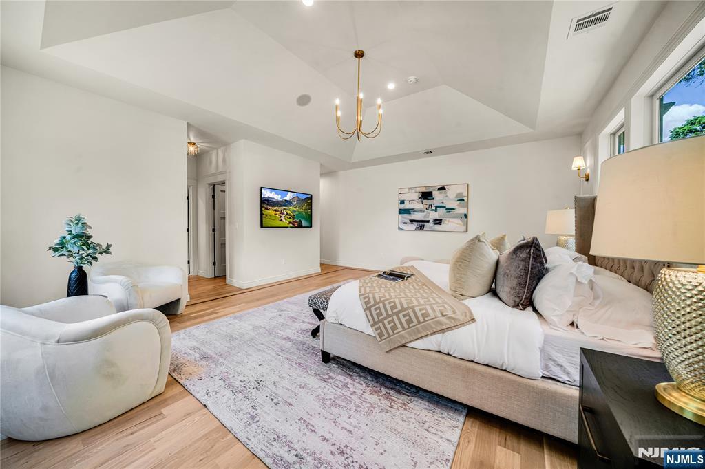 4 Garden Court