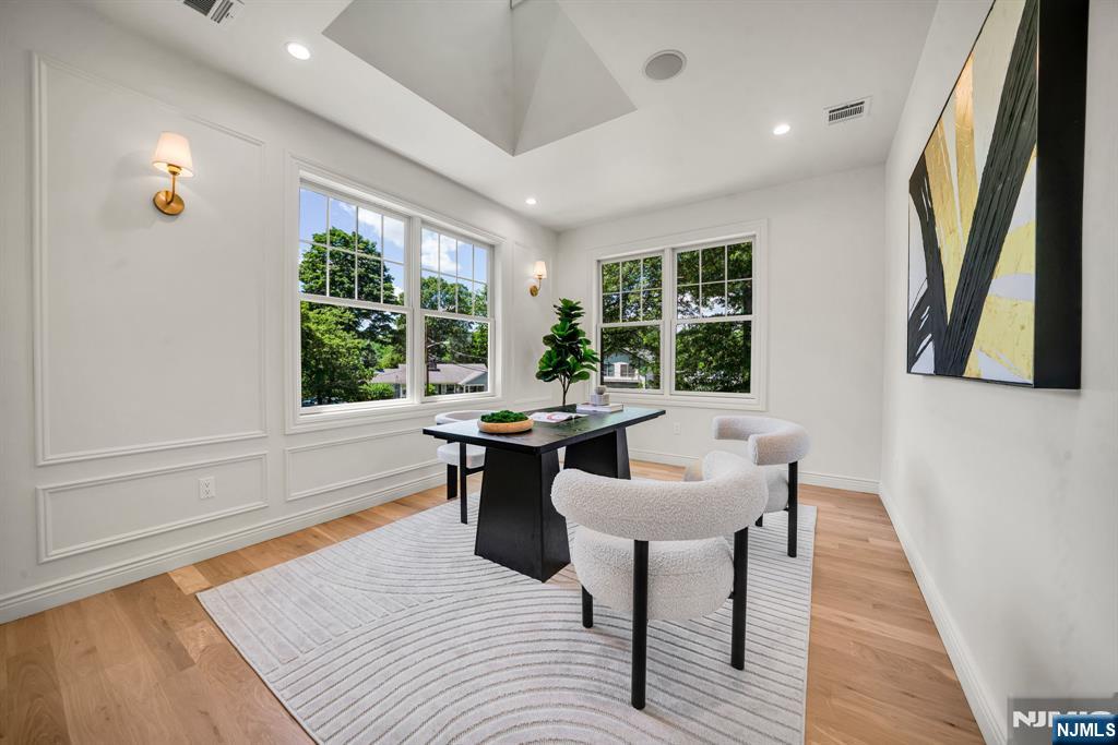 4 Garden Court
