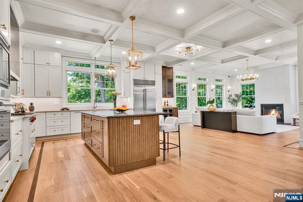 4 Garden Court
