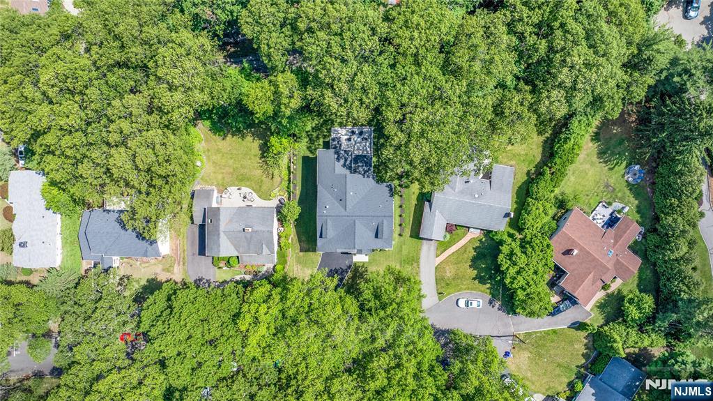 4 Garden Court