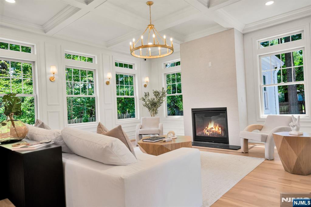 4 Garden Court