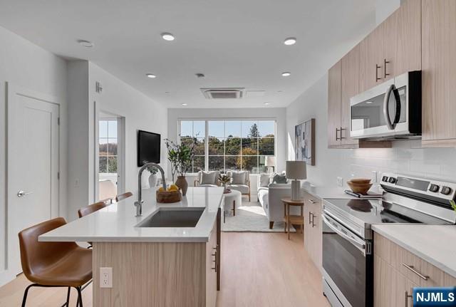 35 Jefferson Avenue 200