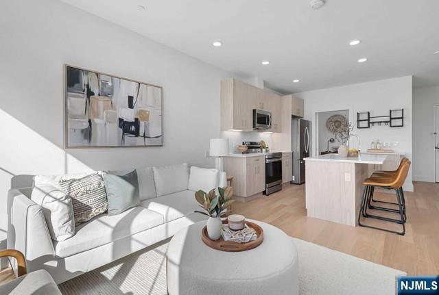 35 Jefferson Avenue 200
