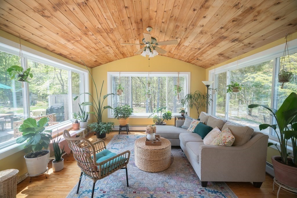 295 Montague Road