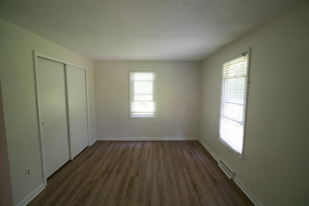 10 Carriage Ln