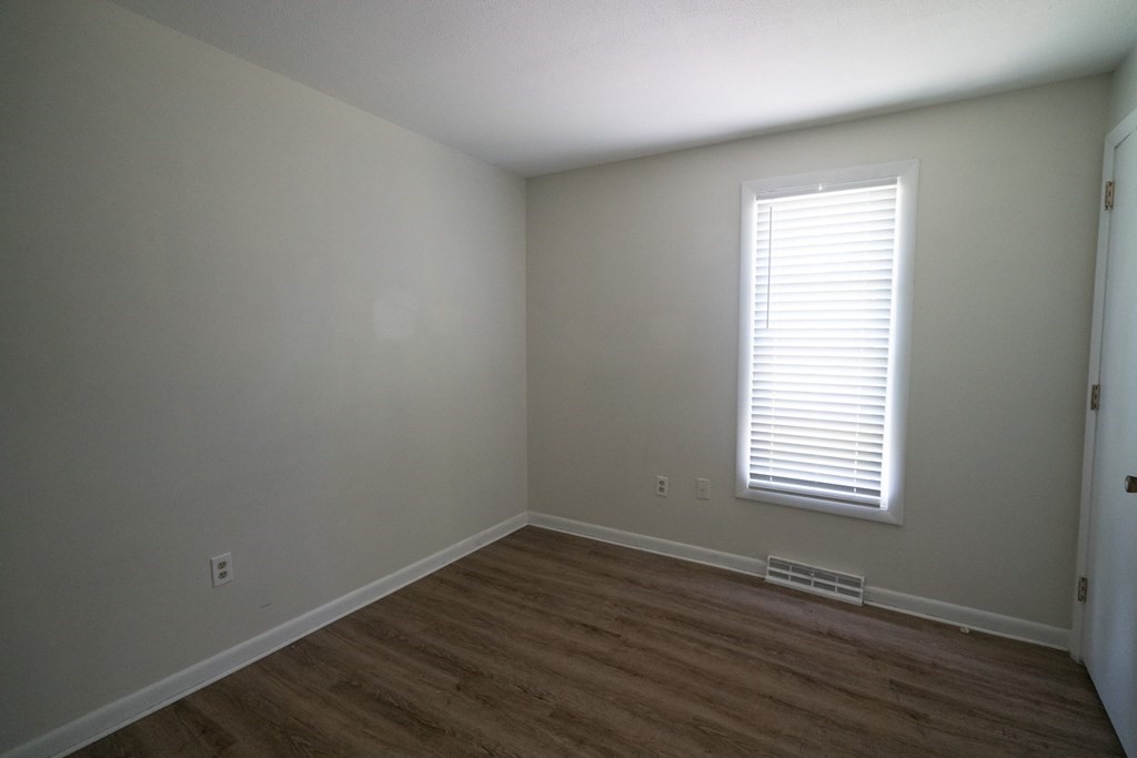 10 Carriage Ln