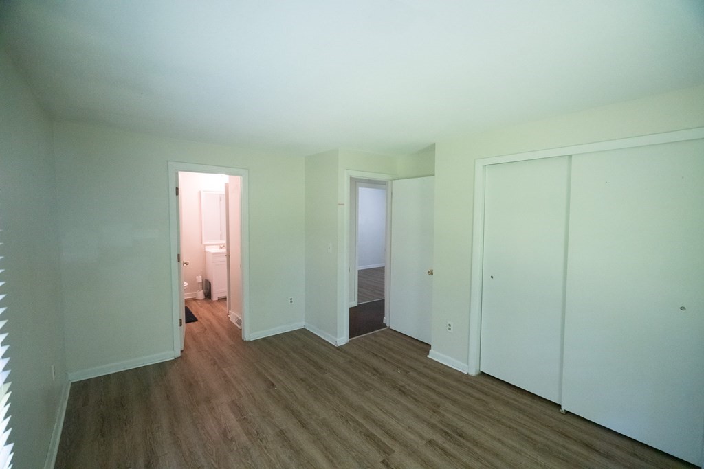 10 Carriage Ln