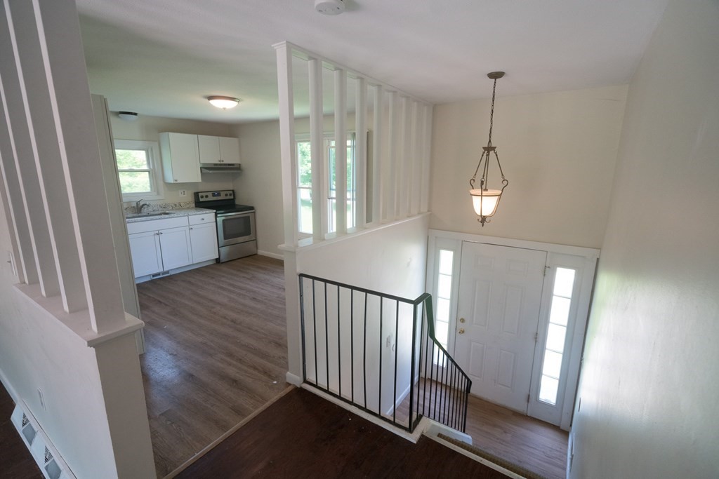 10 Carriage Ln
