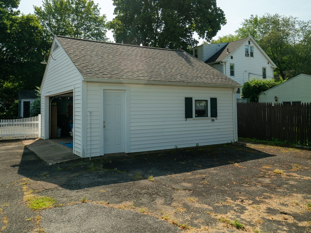 465 Newton St
