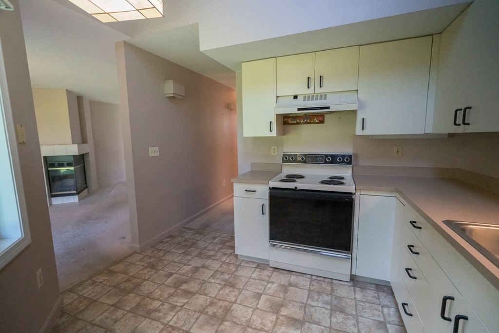 24 Mcintosh Dr # 24