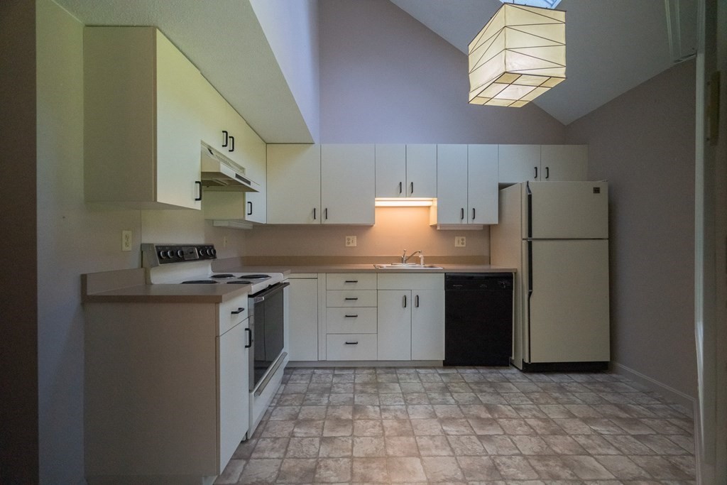 24 Mcintosh Dr # 24