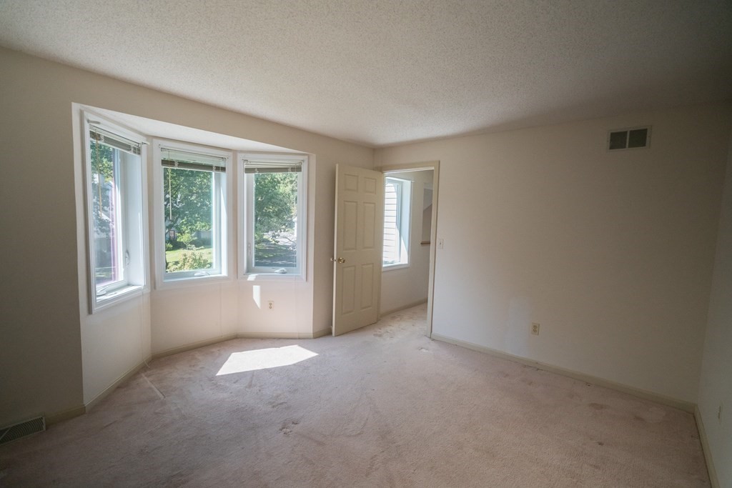 24 Mcintosh Dr # 24