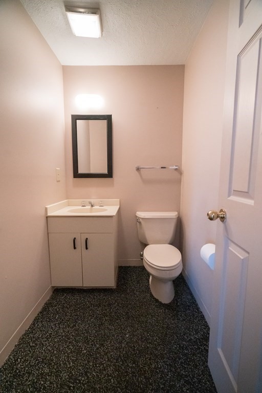 24 Mcintosh Dr # 24