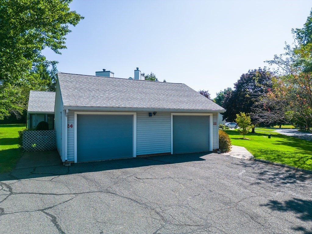24 Mcintosh Dr # 24