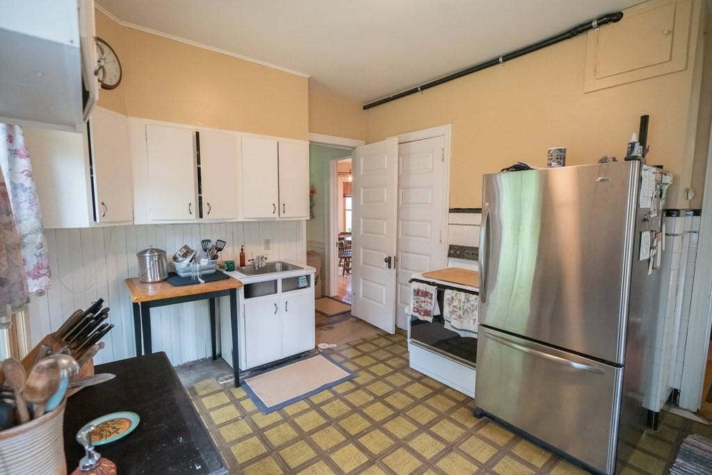 142 S Main St