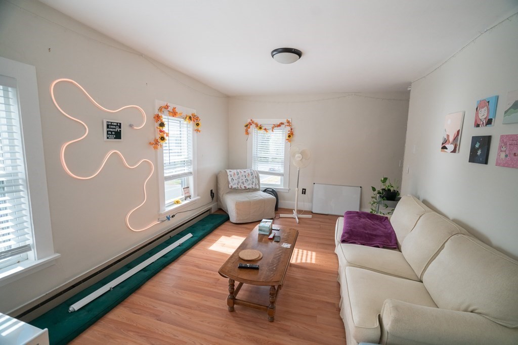 10 Pine St