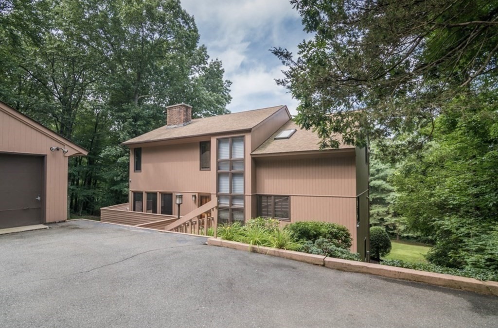 15 Drummer Hill Rd