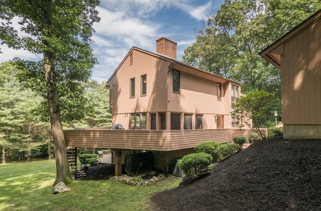 15 Drummer Hill Rd