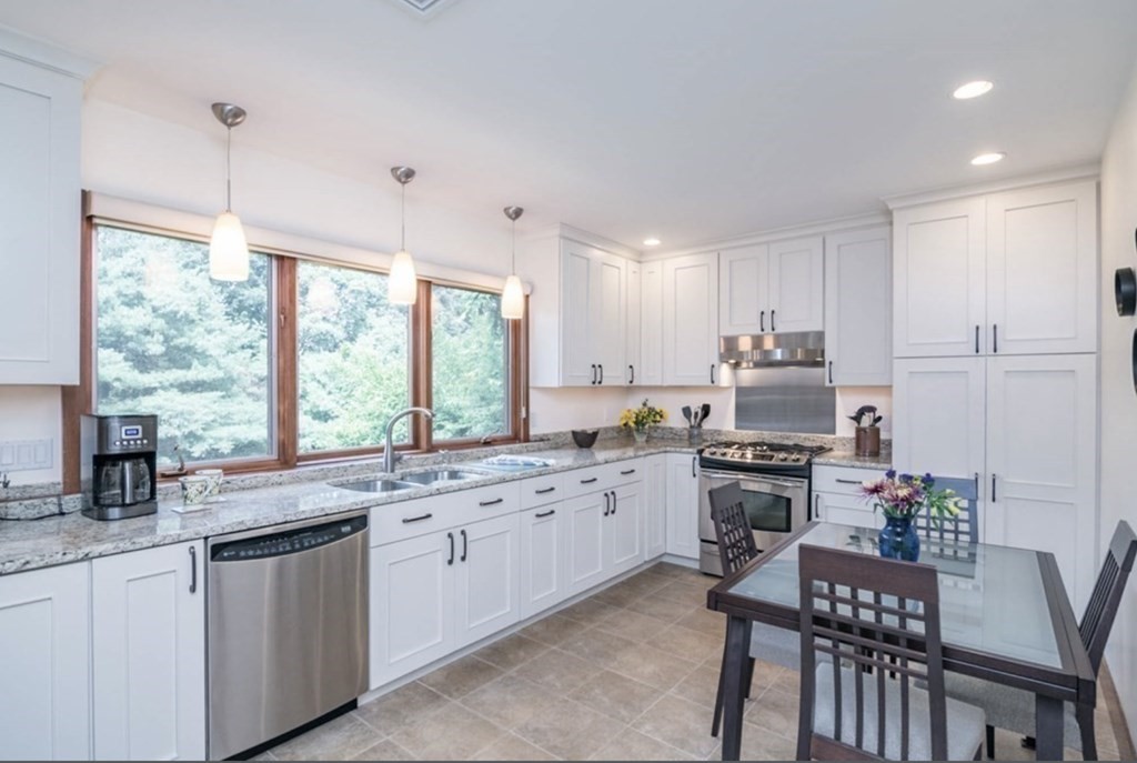 15 Drummer Hill Rd