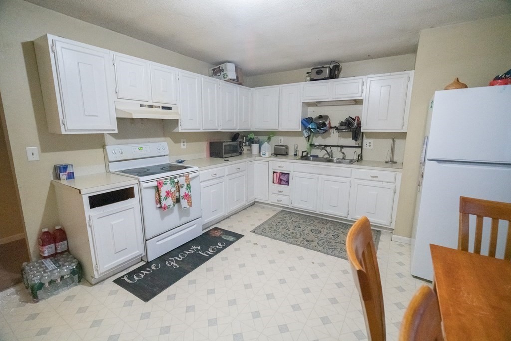 19 Old Amherst Rd