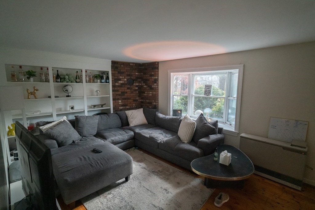 370 Pelham Rd