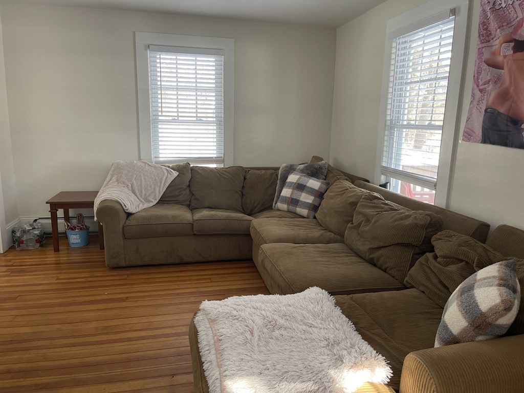 72 N Maple St