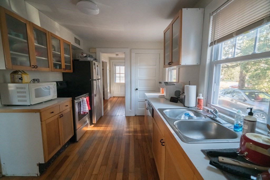 72 N Maple St