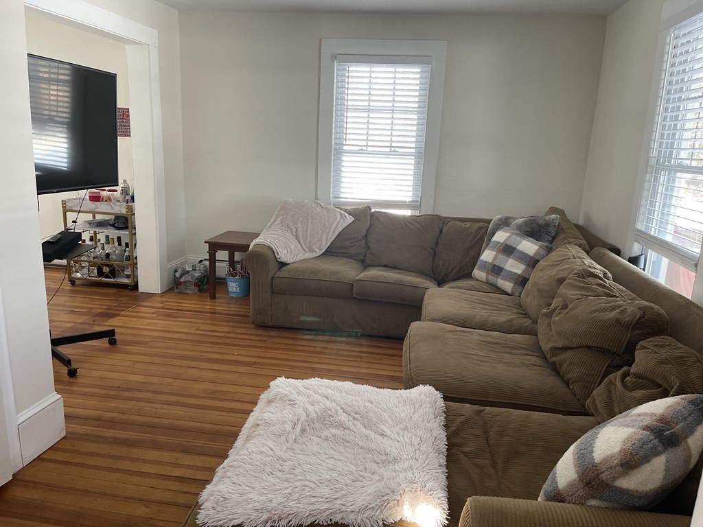 72 N Maple St