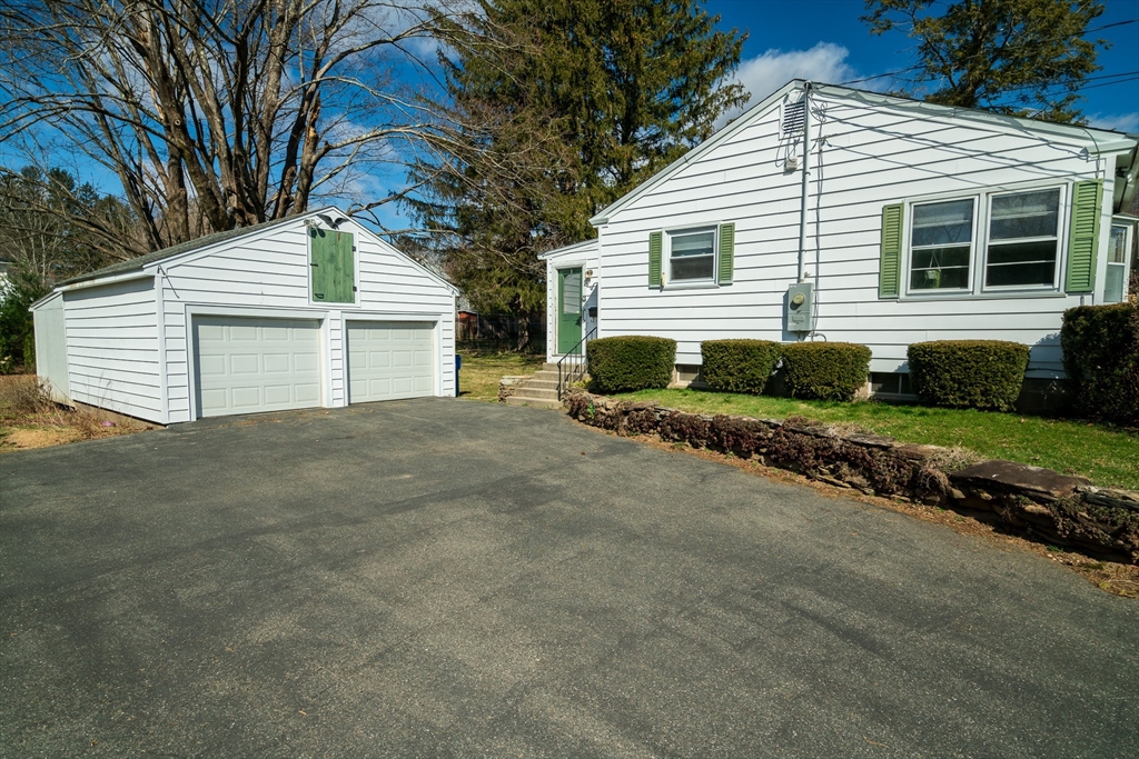 24 Canton Ave