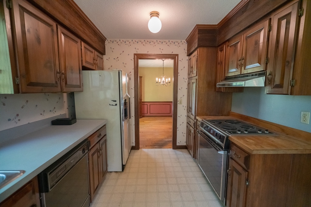 44 King Philip Ave