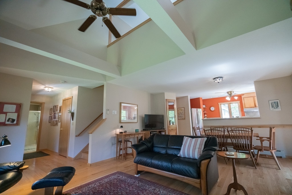 23 Segur Ln