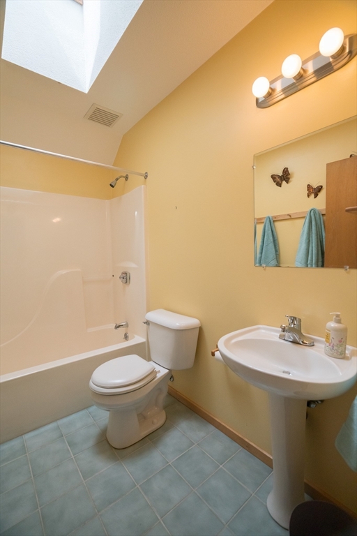 23 Segur Ln