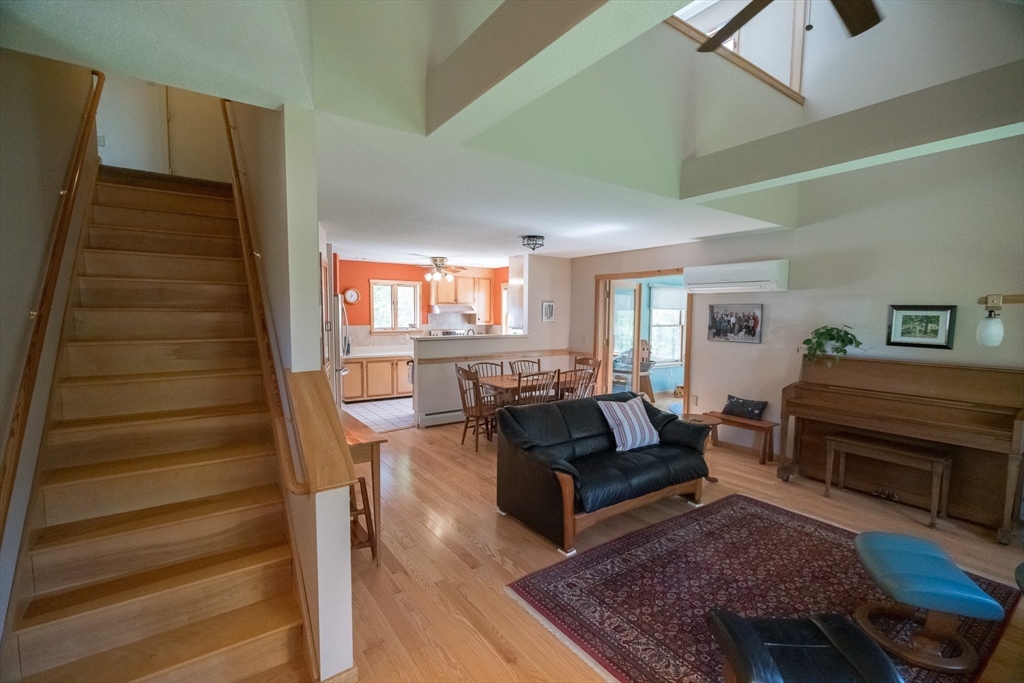 23 Segur Ln