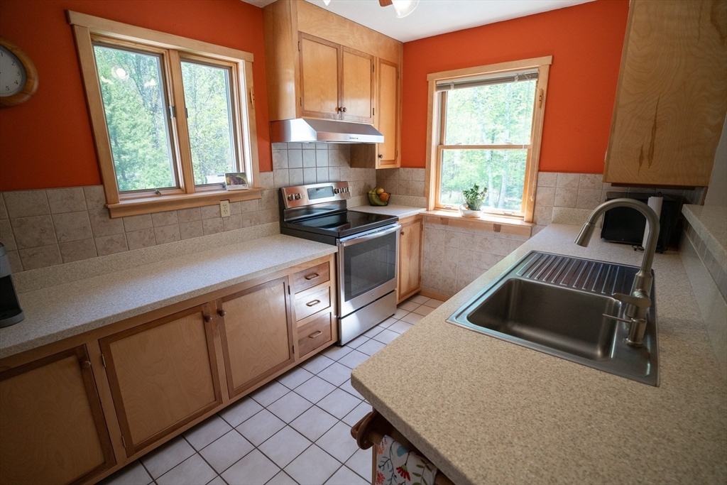 23 Segur Ln