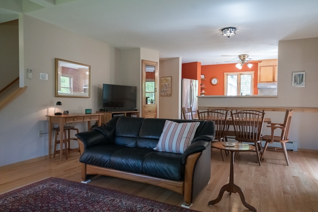 23 Segur Ln
