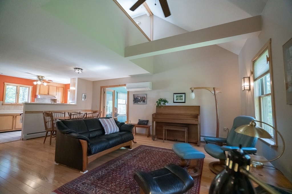 23 Segur Ln
