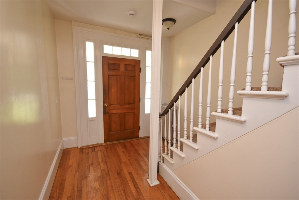 487 Main St