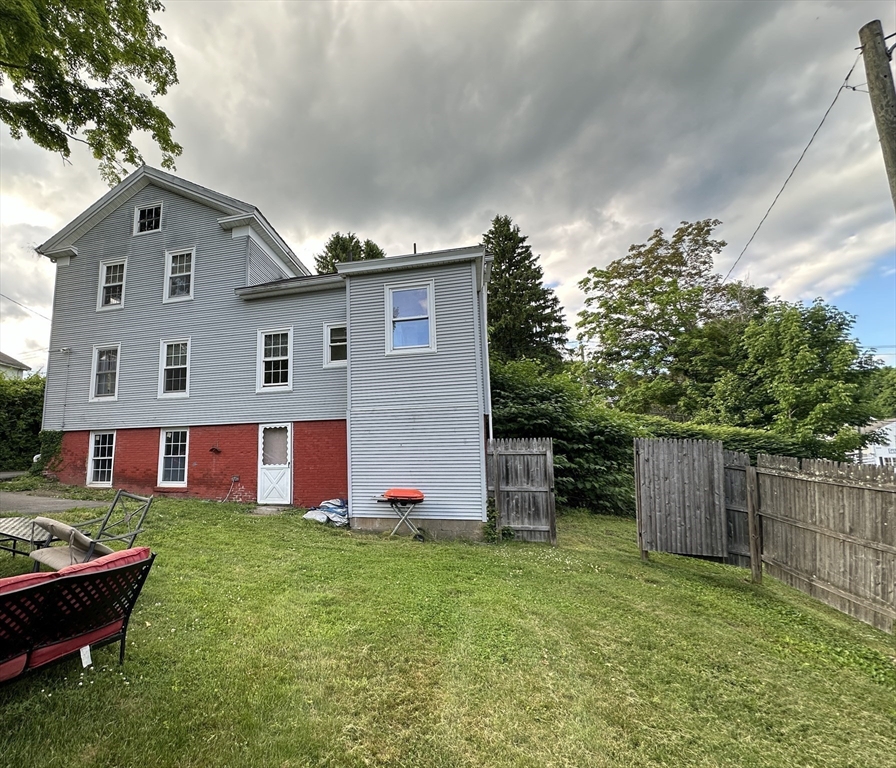 487 Main St