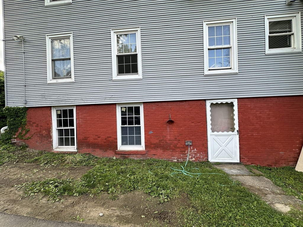 487 Main St