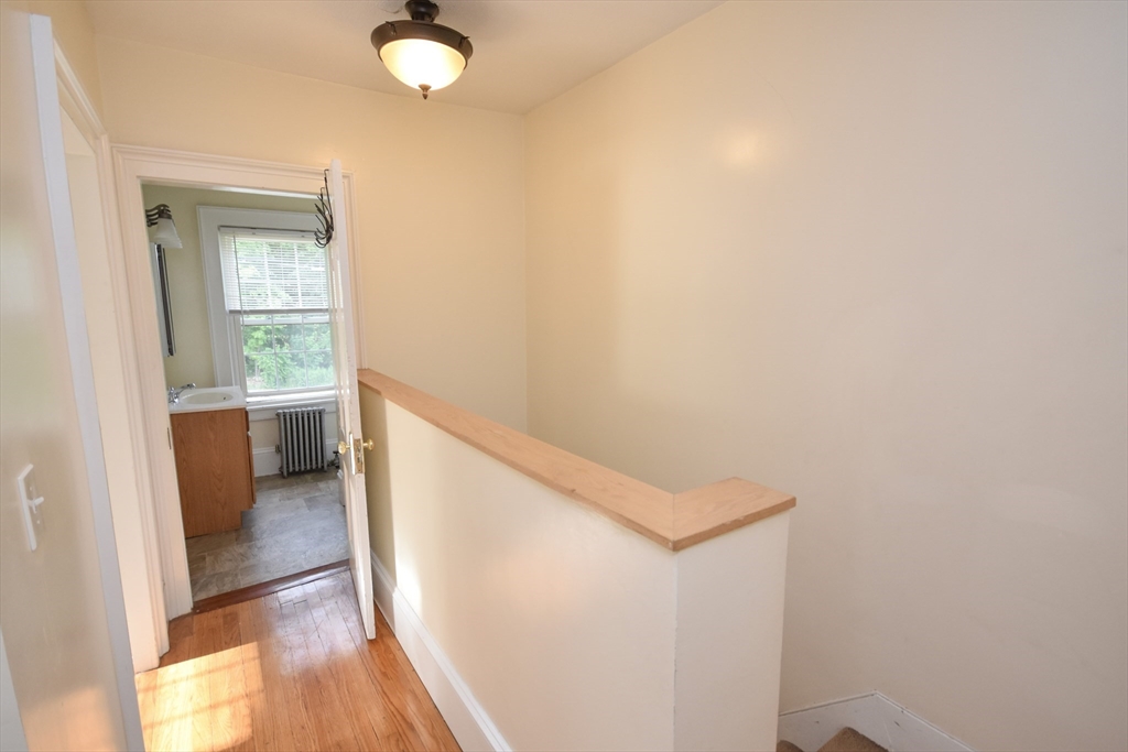 487 Main St