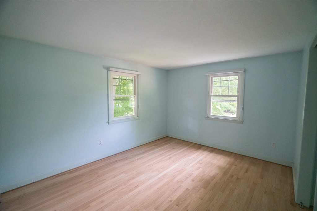 2 Woodlawn Rd