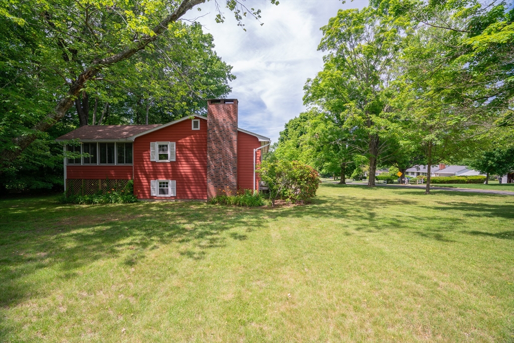 2 Woodlawn Rd