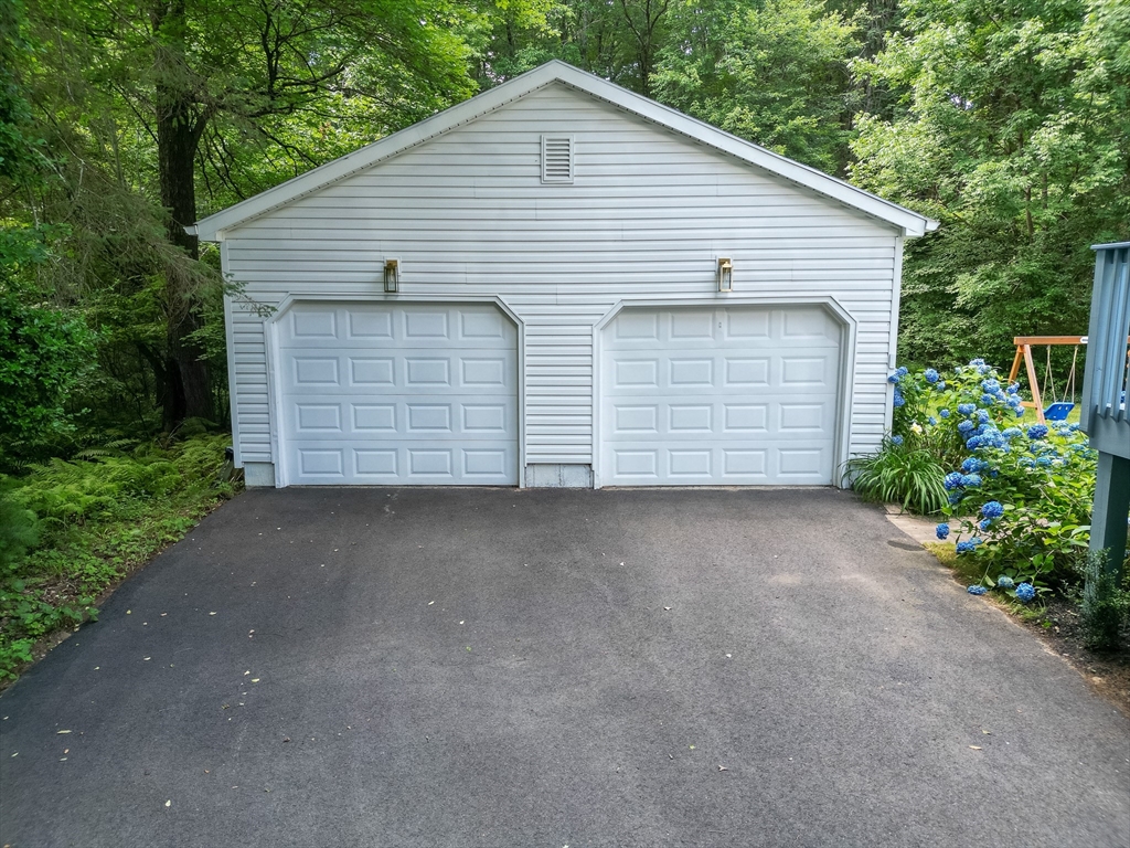 11 Sherwood Dr