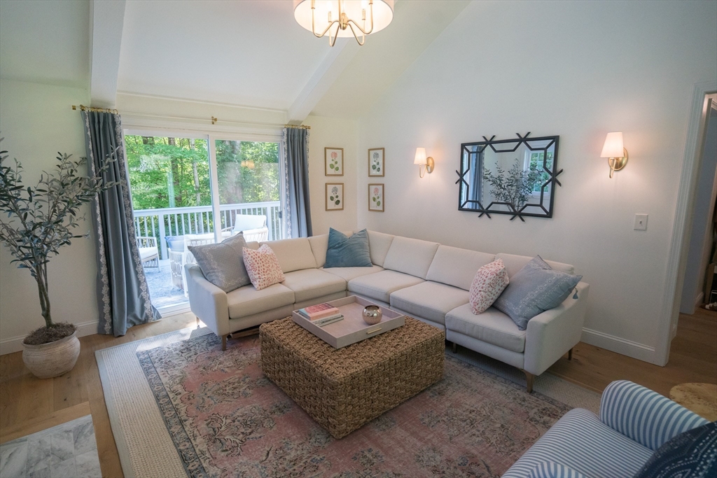 11 Sherwood Dr