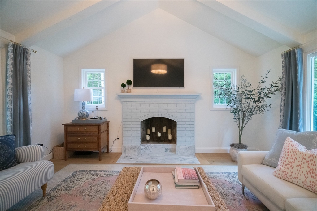 11 Sherwood Dr
